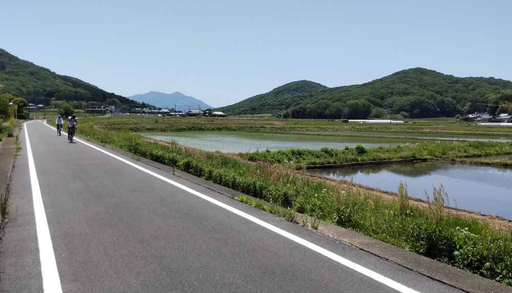 北関東自動車道を過ぎると田園風景が広がります