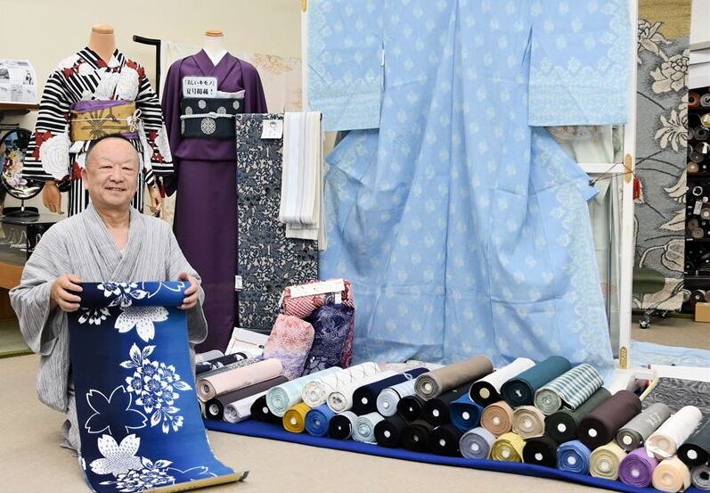 粋ですね～ 夏祭りは浴衣や涼やかな着物で出かけてみませんか 老舗呉服 