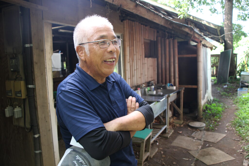 「家とは違う表情を見せる子どもが多いんだよね」と笑顔で話す里山の会理事長の竹沢寛さん