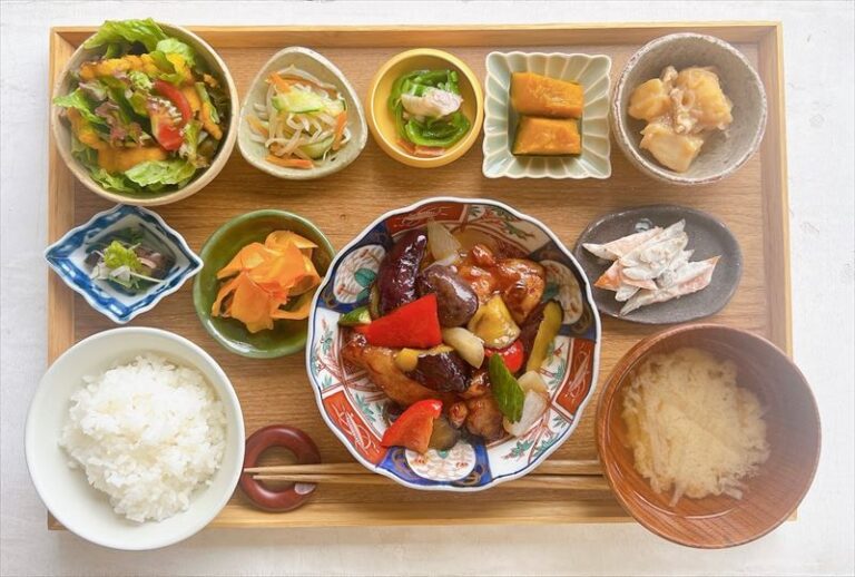 庭園を眺めながら古民家で地元野菜のたっぷりのランチを 「PLUS＋アンカー」（群馬・桐生市） | とりぷれ