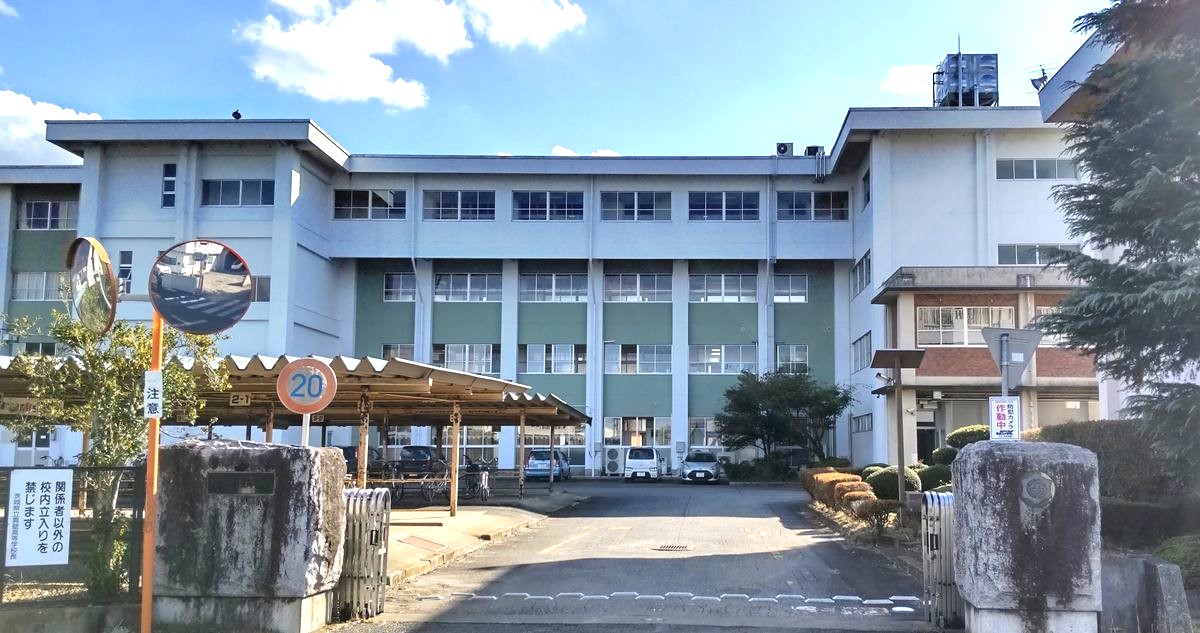 真壁高校＝桜川市真壁町飯塚