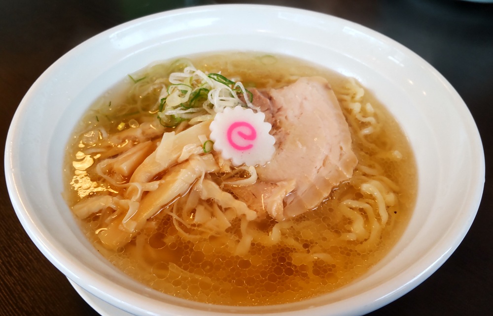 シンプルなラーメンですが味は感動的です