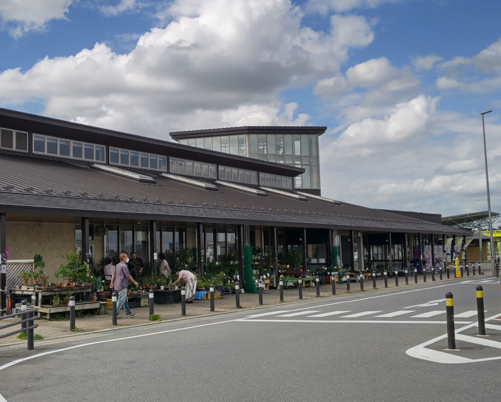 「道の駅　まくらがの里こが」＝古河市大和田