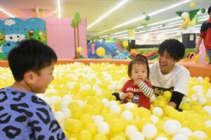 太田の「ワンパーク・こども広場Bのくに」 1日遊べる屋内施設、人気の理由を現地調査！ | とりぷれ