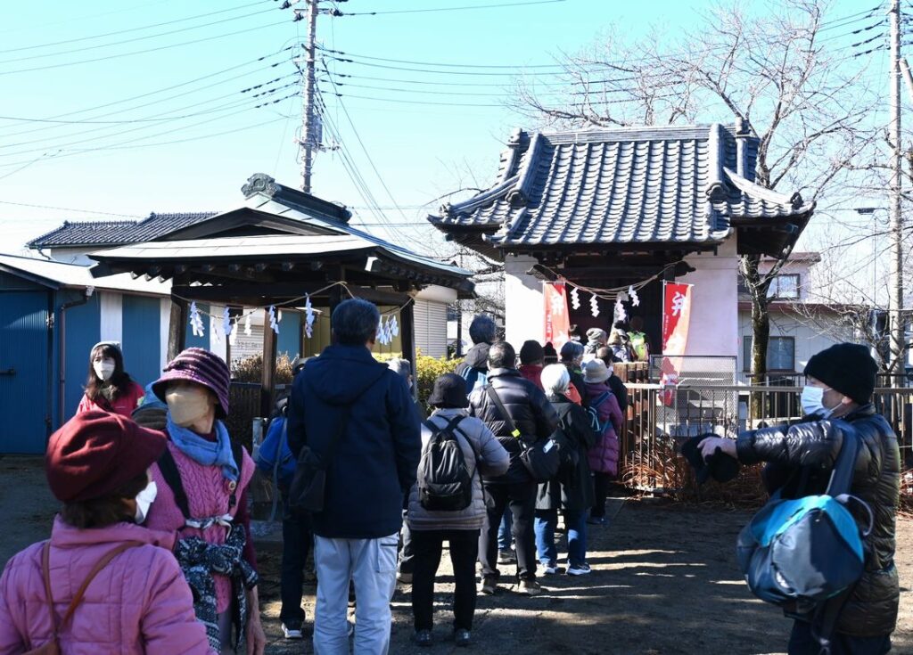 市杵島神社にお参りします＝結城市結城