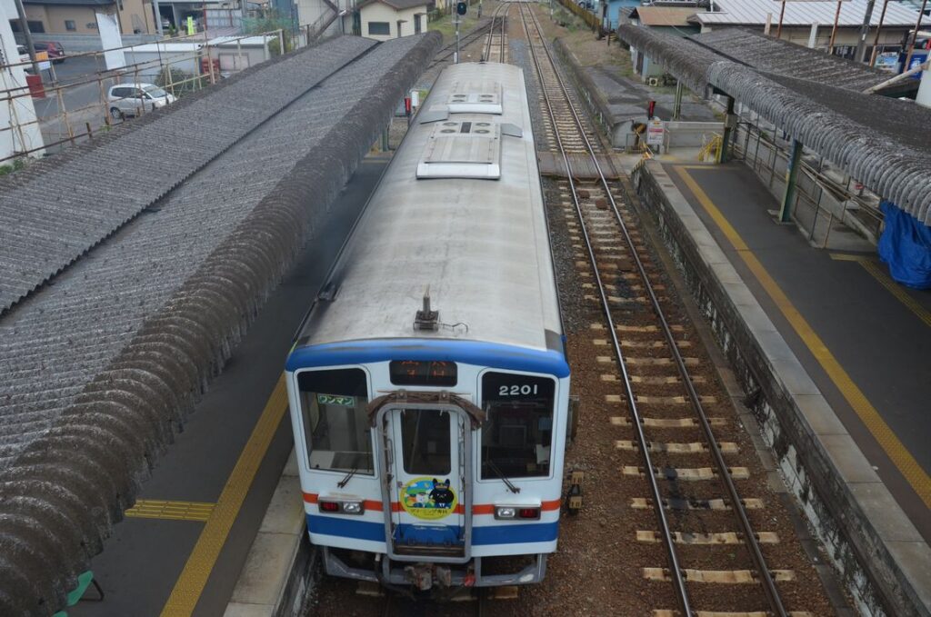 関東鉄道常総線下妻駅に停車する車両