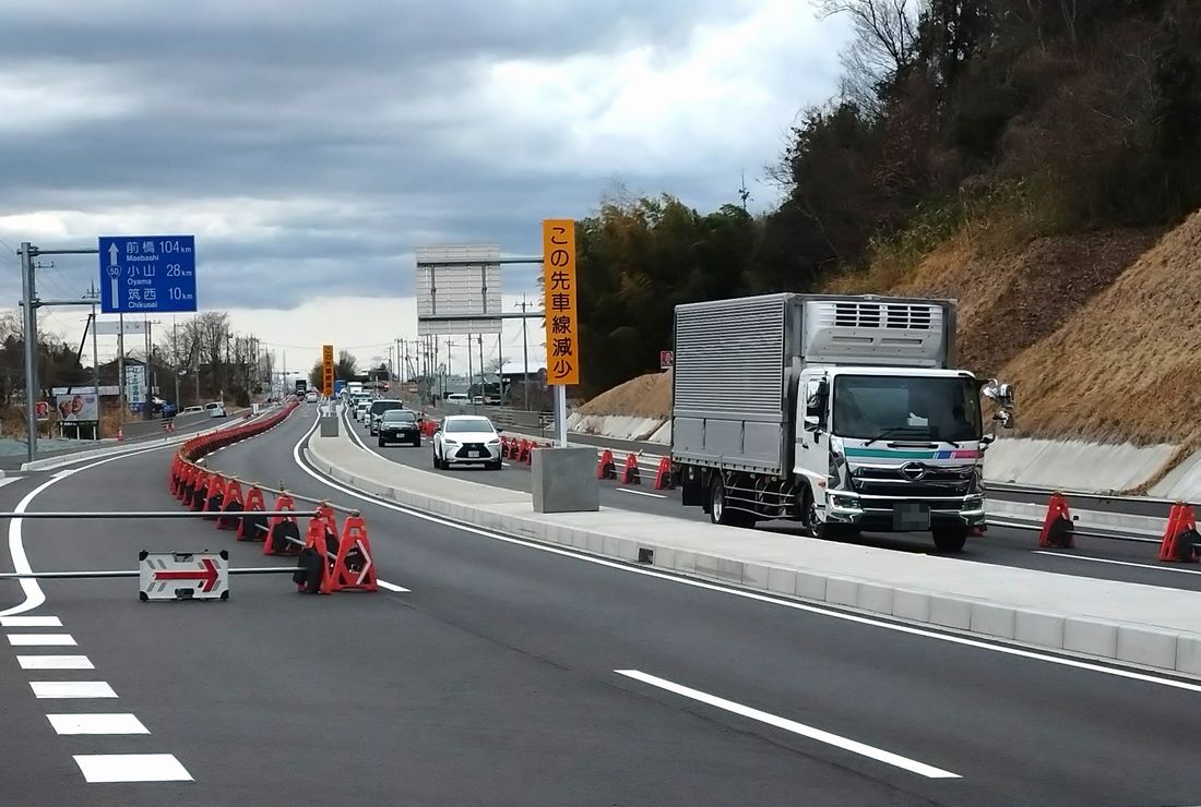 2車線から4車線に拡幅延長される国道50号＝桜川市長方