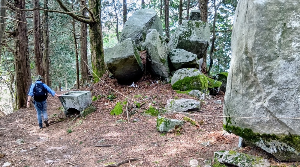 加波山山頂付近の巨石群