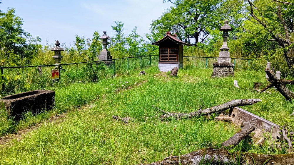 岩船山山頂(標高172.7メートル)付近