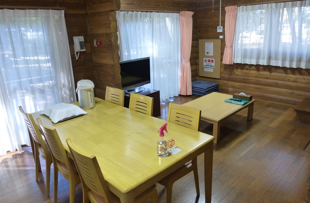 6人用キャビンの室内（写真提供：サンワ設計ネーブルパーク）