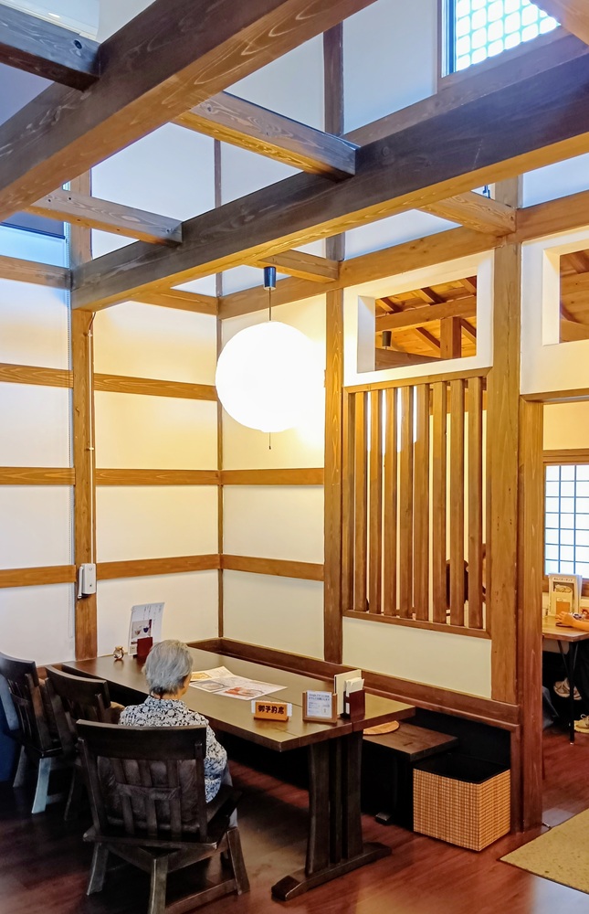 古民家の風情が漂う店内
