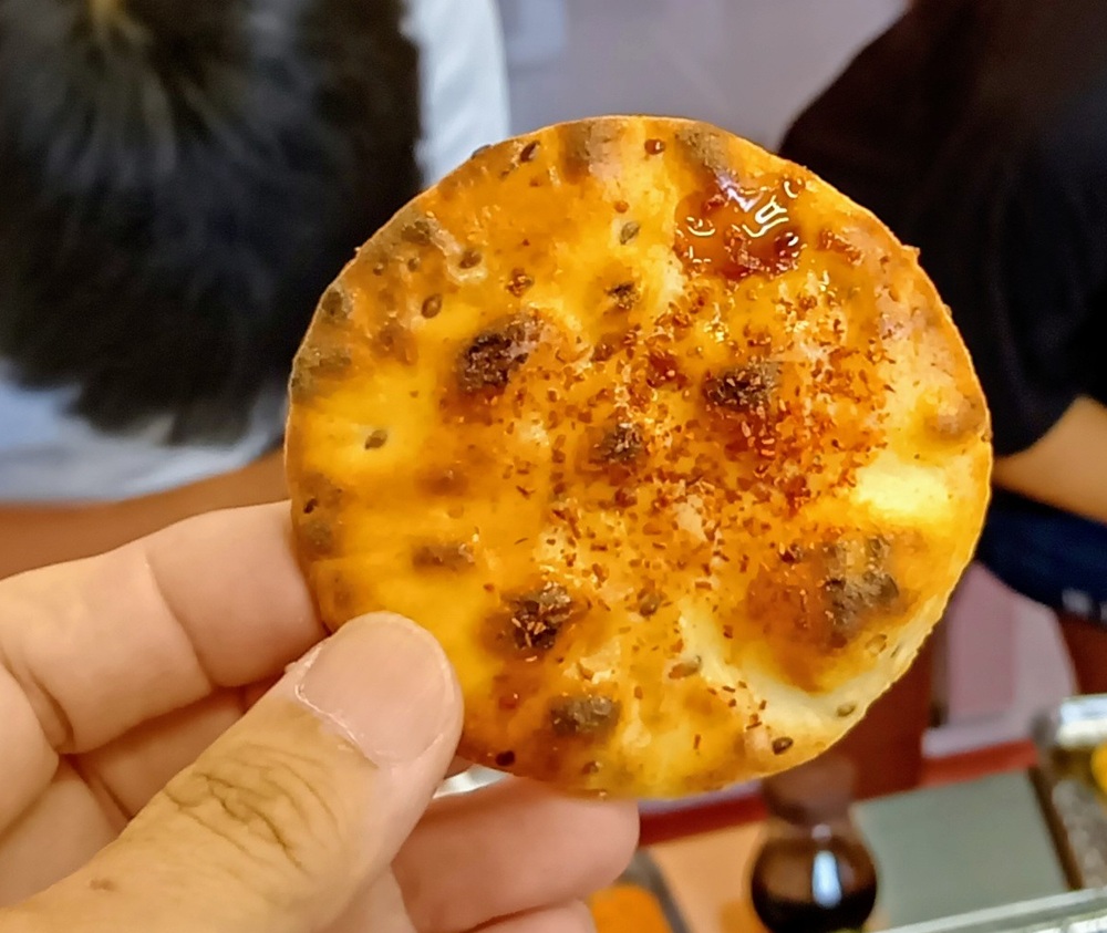 焼き上がった煎餅