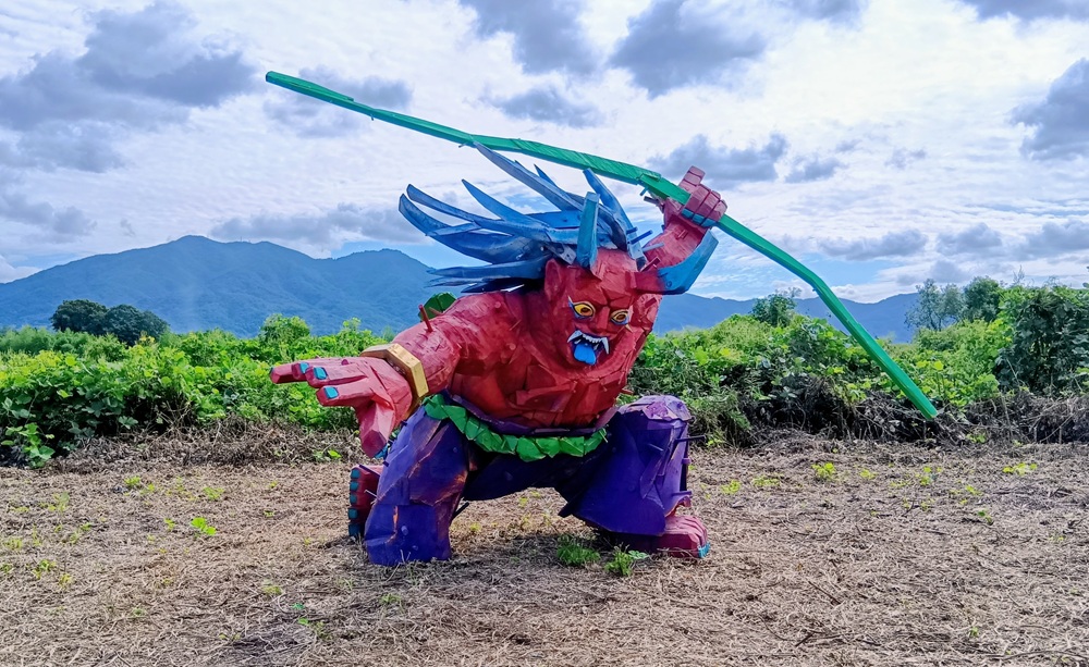津田大介「鬼神の弓舞」魔陀羅（マダラ）鬼神が雨引の里の収穫祭に降臨し、弓舞う