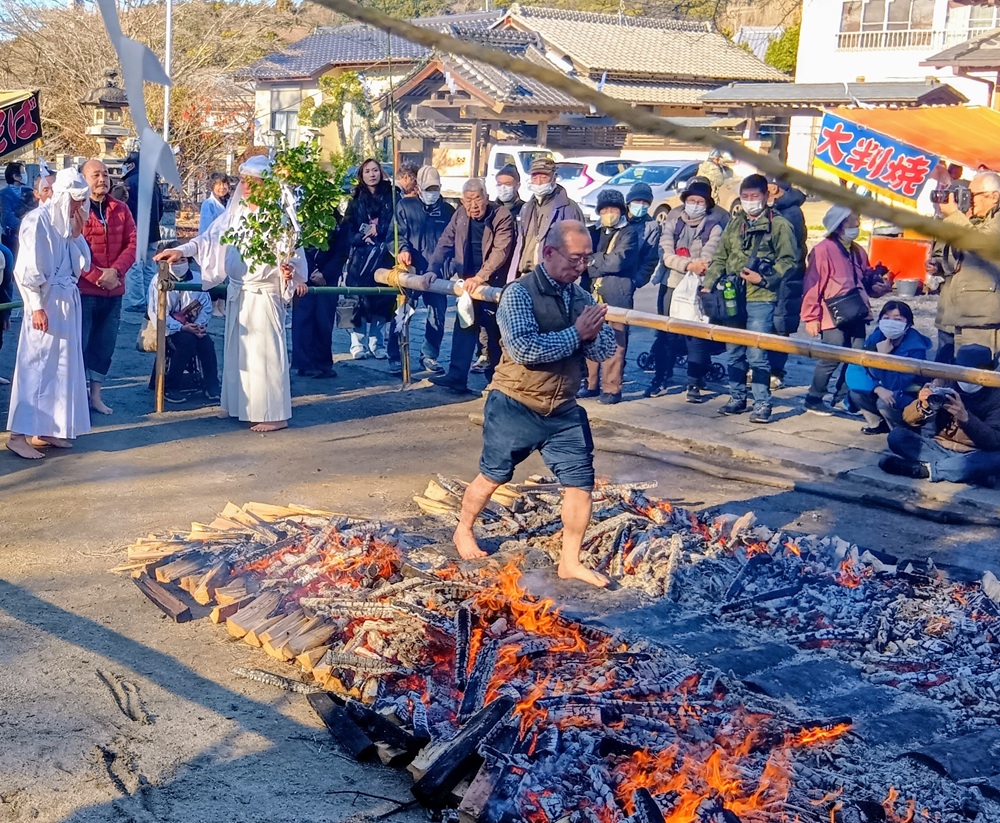 たくさんの人が踏み渡っていました