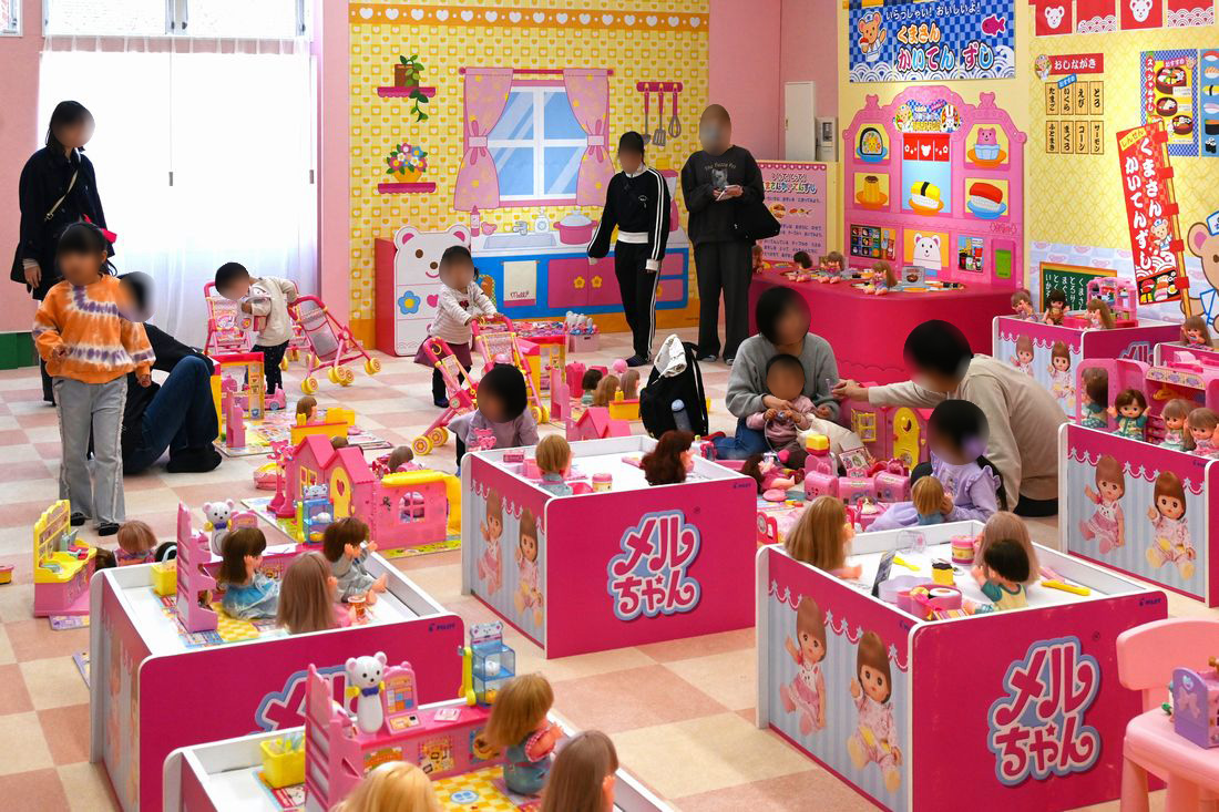 「メルちゃん」コーナーにリニューアルされた「おもちゃ王国あそぼっ！ランド」＝筑西市のザ・ヒロサワ・シティ