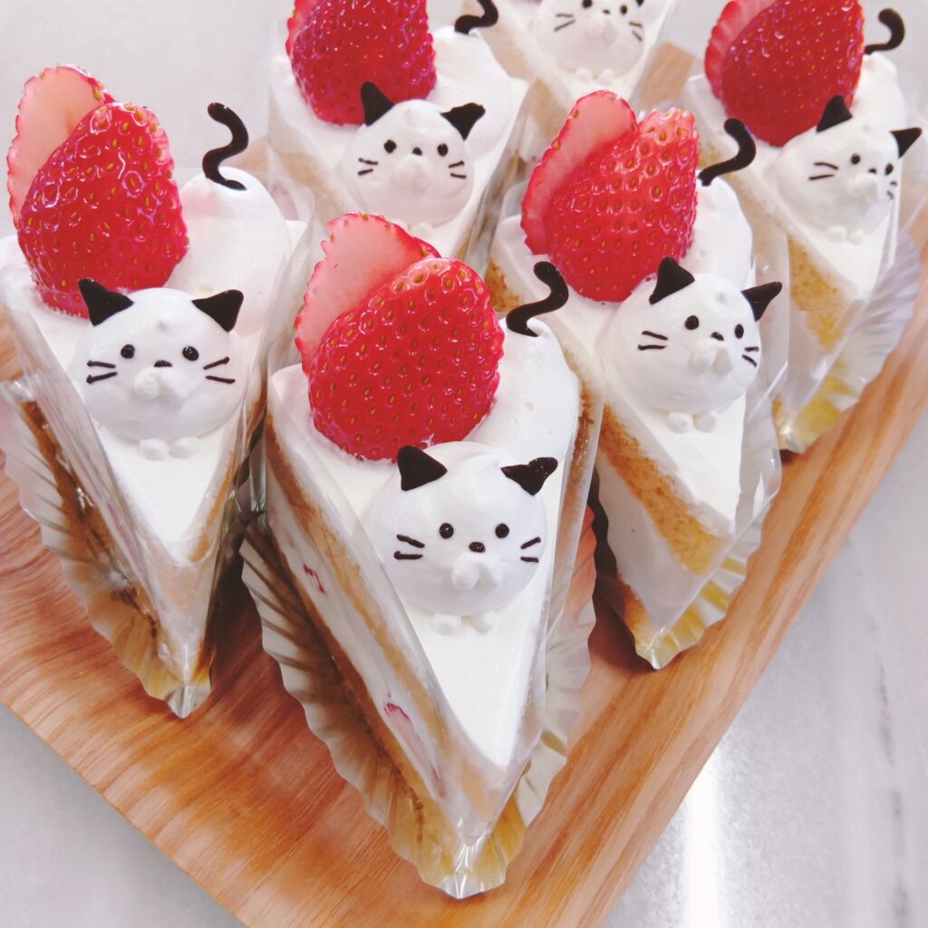 イチゴのショートケーキ。ケーキは材料の仕入れによって価格が変動します（コトル提供）