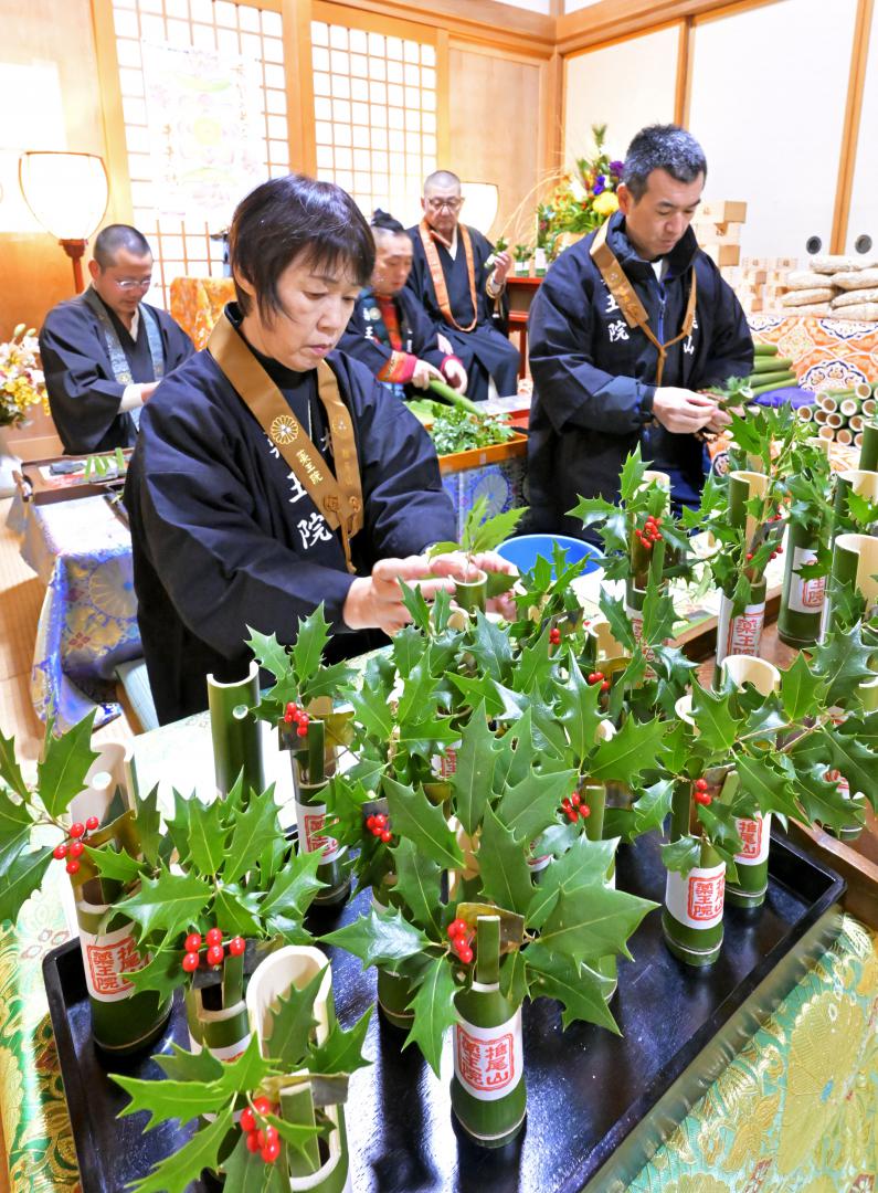 節分に向け準備が進む「柊昆布」=2026年1月18日、桜川市真壁町椎尾の椎尾山薬王院