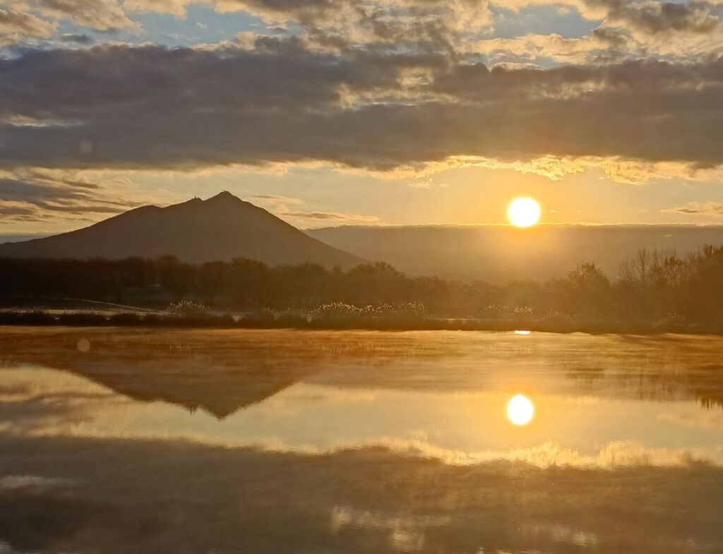 母子島遊水地から撮影した2026年初日=筑西市飯田