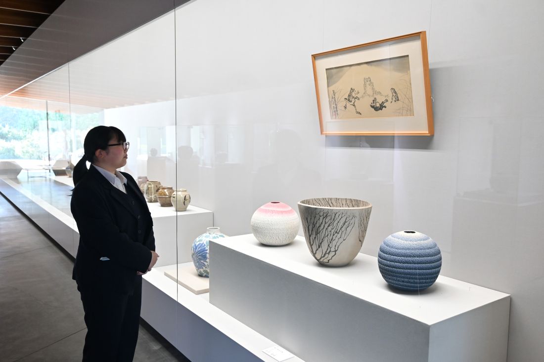 廣澤美術館の企画展「陶芸の匠　東西展」＝筑西市大塚