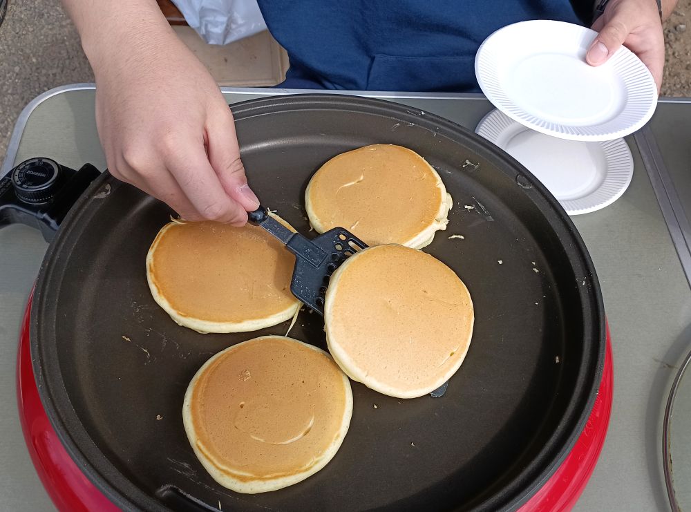 すいとんに加え、ホットケーキもふるまわれました