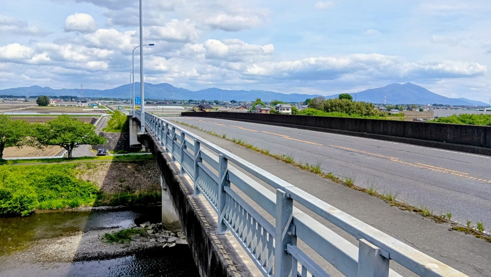 国道50号バイパスに架かる中館さくら大橋