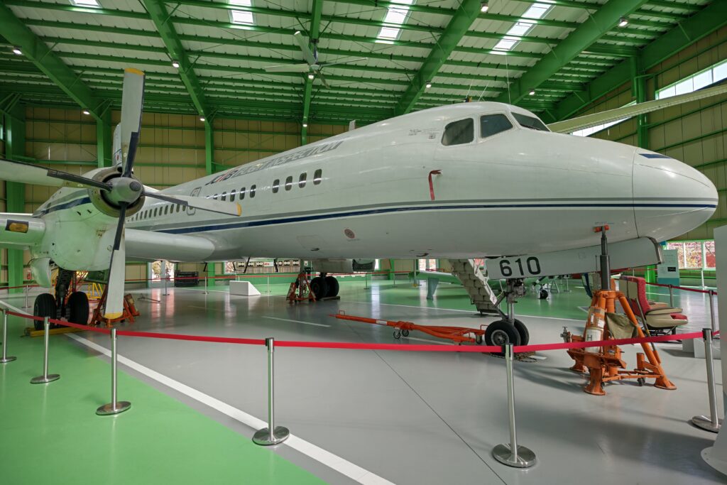 「航空宇宙技術遺産」になっている「ＹＳ－１１」＝筑西市徳持（資料写真）
