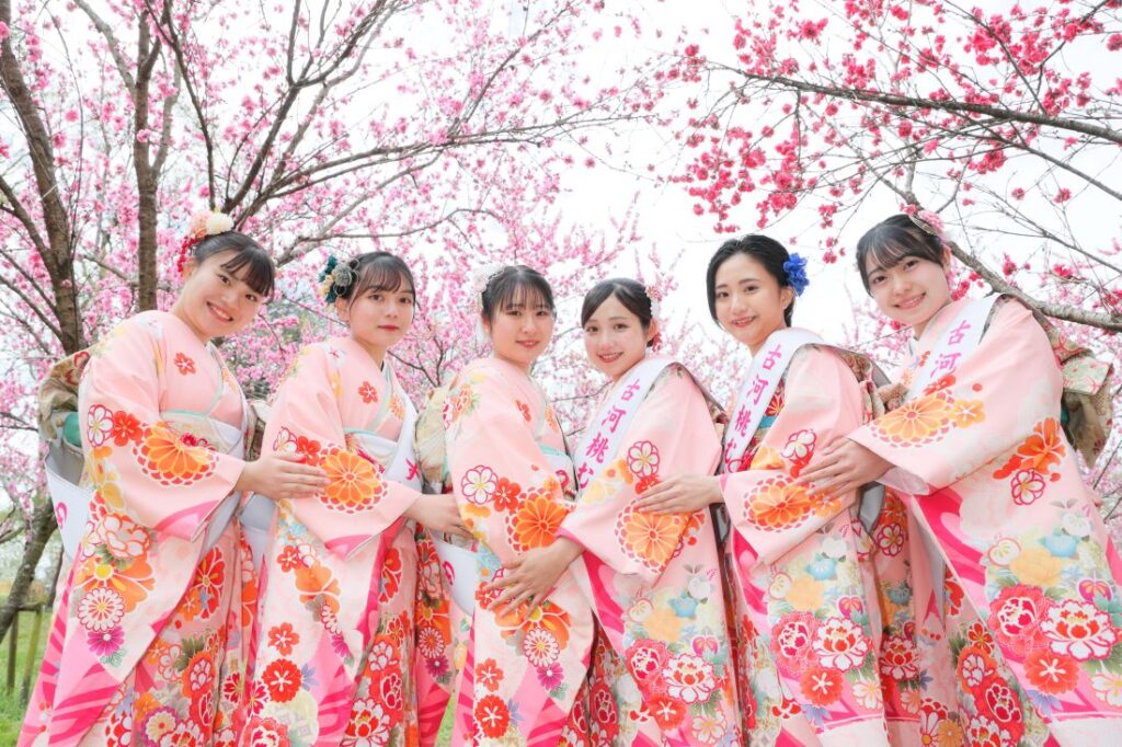 古河桃むすめ（市観光協会提供）