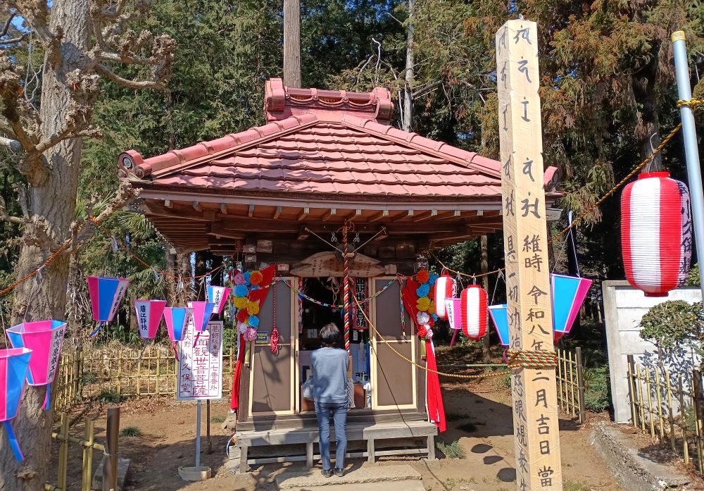 個人の敷地内に建つ番外・小久保堂=古河市上大野