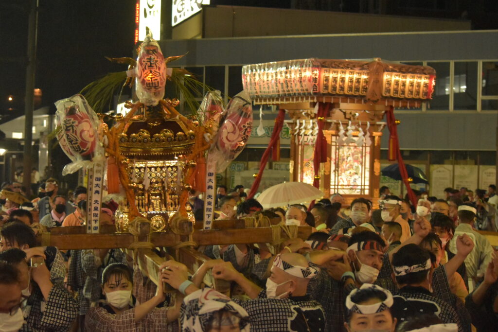 みこしが勇壮に練り歩く下館祇園まつり=筑西市丙(資料写真)