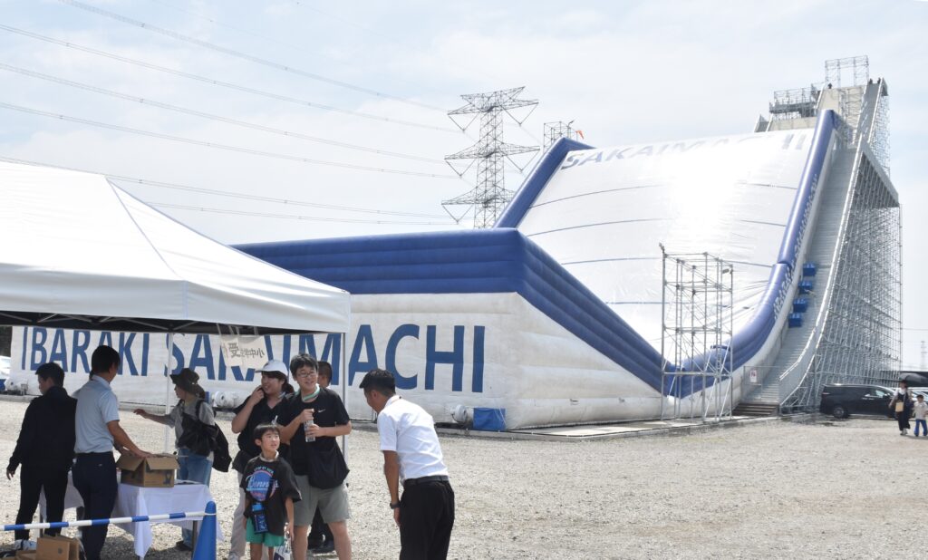 オープンしたビッグエアの練習施設＝境町西泉田
