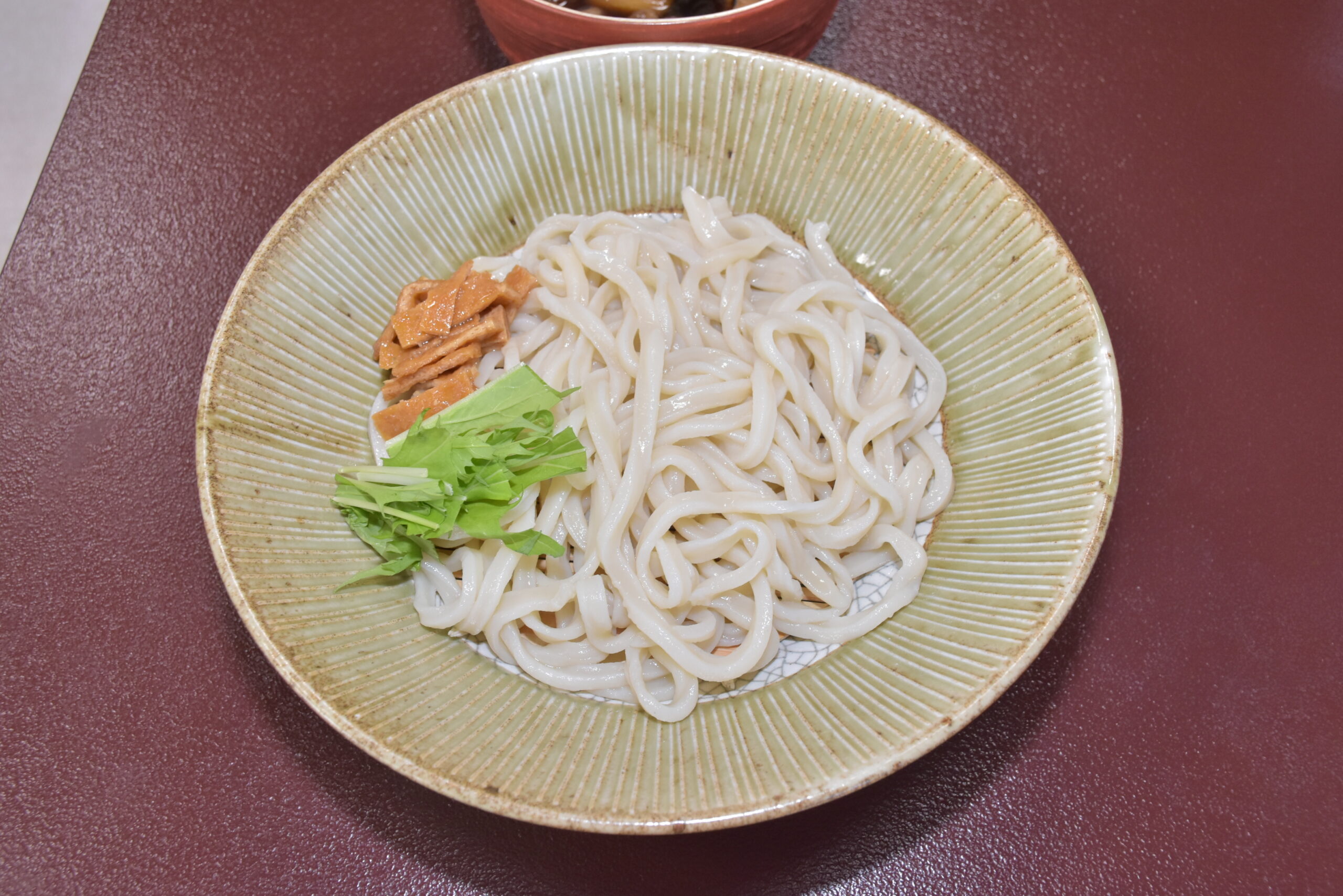 強いコシと滑らかなのどごしが特徴の西村製麺のうどん